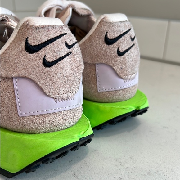 Nike Wmn’s Fontanka Waffle Pink Oxford Ghost Green Colorway Sneakers - Size US 7 - Picture 12 of 16